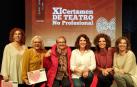 De izquierda a derecha: Juana Urbano, Maribel Lafuente, Rosa Aguerri, Carmen Muro, Carmen Marín y Pilar Ramos, tras recibir el premio a la Mejor Obra y Mejor Actriz del XI Certamen Nacional de Teatro No Profesional celebrado en Zaragoza.