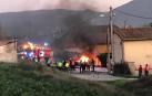 Imagen de la avioneta incendiada que se ha estrellado en Noáin.