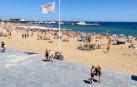 Acordonan una zona de una playa de Barcelona por un posible proyectil