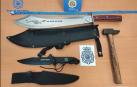 Intervenidos en Dantxarinea un machete de 50 cm, un cuchillo de monte y un martillo