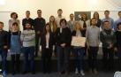 Pilar Irigoien, consejera delegada de CEIN, con los participantes de los proyectos presentados a los Premios Iniciate.