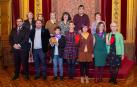 La presidenta Chivite y el viceconsejero Remírez junto a las integrantes de la asociación Lunes Lilas