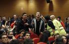 Dos de los jóvenes que han tratado de boicotear el acto de Pablo Iglesias.