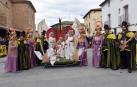 Río de Janeiro en la Ribera
Las elaboradas carrozas de las diferentes cuadrillas de Villafranca cerraron el pasado sábado el desfile que abrieron los más pequeños en el que volvió a ser uno de los carnavales más coloridos, participativos y animados de Navarra.