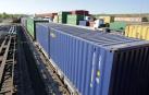 Un tren de mercancías en la estación intermodal de Noáin