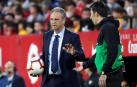 El entrenador del Sevilla, Joaquín Caparrós, en el Pizjuán.