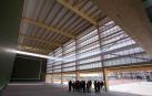 La nueva cubierta del frontón del patio de la Ikastola Hegoalde ya ha sido instalada