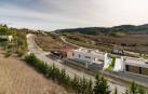 A la venta casa de piedra en el centro del pueblo y terrenos desde 450 m2 para construir la casa de tus sueños
