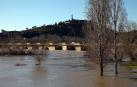 Imagen del río Ebro a su paso ayer por Tudela.
