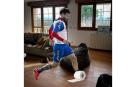 Como broma, el jugador de Osasuna ha publicado un fotomontaje en el que sale en su casa controlando con el pie un rollo de papel higiénico