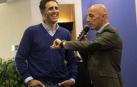 Juan Mari Guajardo bromea con Miguel Induráin durante la presentación del equipo Telcom-Clima On-Osés.
