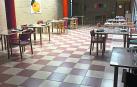 El comedor del centro de día se ha habilitado para que coman dos personas por mesa manteniéndose así las distancias.