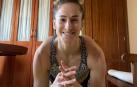 La internacional navarra Nerea Pena Abaurrea, subcampeona mundial, apoyada en una pelota de pilates.