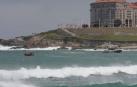 Se reanuda la búsqueda de la joven arrastrada por el mar en A Coruña