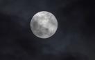 Imágenes de la Luna Rosa de Abril 2020 vista desde diversas partes del mundo: Madrid, Buenos Aires, Moscú o las Vegas