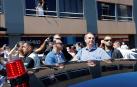 El presidente brasileño, Jair Bolsonaro, volvió a desafiar las recomendaciones de permanecer en casa debido a la pandemia de coronavirus y salió a pasear