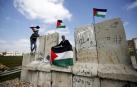 40 aniversario de la huelga general del 30 de marzo de 1976, convocada por la sociedad palestina en protesta por el continuo robo de sus tierras por parte de Israel. El Ejército asesinó a seis jóvenes palestinos con "ciudadanía israelí" en las manifestaciones.