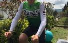 MANILLAR ADAPTADO. Julen Amézqueta se entrena con el manillar modificado para no forzar la espalda.