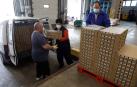 La Gota de Leche reparte alimento a 300 familias con niños
