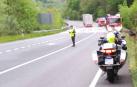 Un camionero resultó herido leve tras salirse de la vía y posteriormente volca r