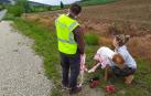 La Guardia Civil localiza a un perro perdido en la N121 entre Beriáin y Tiebas