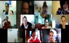 TU CARA ME SUENA. Garazi Misiego (ayudante), Jotas Unzué (entrenador), Elena Oset (preparadora), y las jugadoras Irantzu Etxeberria, Andrea Tollar, Diana Cabrera, Itziar Arregui, Amaya Gastaminza, Alazne Vicente, Olaia Díez de Ulzurrun y Maite Gil, en un momento de diversión.