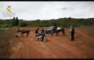 La Guardia Civil denuncia a tres personas por huir a caballo