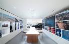 Se han delimitado itinerarios para evitar que los clientes se crucen y mantengan las distancias.