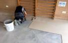 San Adrián adelanta el cambio de suelo del gimnasio municipal