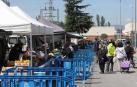 Fotografías de la reapertura del mercadillo de Landaben tras dos meses de cierre obligado