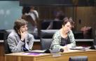 Mikel Buil y Ainhoa Aznárez, en el Parlamento de Navarra.