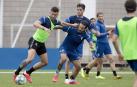 David García y Rubén García pelean por un balón en el entrenamiento de este lunes