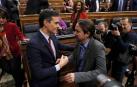 Pedro Sánchez y Pablo Iglesias, en el Congreso tras la investidura del primero.