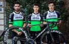 Los navarros Enrique Sanz, Sergio Araiz y Urko Berrade, están concentrados con el Kern Pharma.