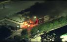 Cientos de manifestantes prenden fuego a un restaurante en Atlanta tras la muerte de Rayshard Brooks