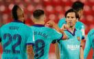 Lionel Messi y Jordi Alba celebran chocando el codo el segundo gol del Barcelona ante el Mallorca