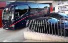 Osasuna-Atlético: el autobús rojillo, recibido por la afición en El Sadar