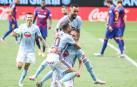 Los jugadores del Celta celebran el primer gol.