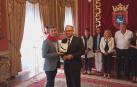 El exárbitro Alberto Undiano Mallenco recibe el cuarto 'Pañuelo de Pamplona'