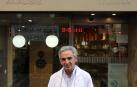 Pedro Iturria, titular de la única farmacia de Estafeta.