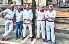 De izquierda a derecha, Gorka Cía, el ganadero Rafael Cruz, Daniel Azcona, Teo Lázaro e Iñaki García. Este sábado estarán en La Encina (Salamanca).