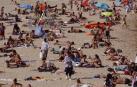 Cierran cinco playas de Barcelona por aglomeración de bañistas