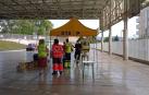 Todas las fotos de este jueves, 23 de julio, en Mendillorri, donde se está preparando, en las inmediaciones del Instituto de Educación Secundaria, la zona para realizar las PCR a los jóvenes de entre 17 y 28 años