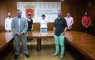 El vicepresidente Javier Remírez, junto al alcalde de Estella, Koldo Leoz, y los portavoces de la corporación municipal, Gonzalo Fuentes Urriza, Edurne Ruiz Armendáriz, Ibai Crespo Luna, Magdalena Hernández Salazar y Jorge Crespo Ganuza, en la reunión mantenida hoy