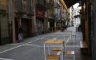 Bares cerrados y poca gente en las calles de Pamplona durante la madrugada