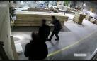 Vídeo en el que se ve el robo de una empresa mediante el procedimiento del butrón