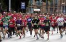 El centro de Pamplona ha sido el escenario de la VI Carrera Solidaria Navarra por ANFAS que impulsa cada año Laboral Kutxa y que en esta edición ha recaudado entre 15.000 y 16.000 euros.