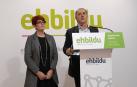 Adolfo Araiz y Bakartxo Ruiz, parlamentarios de EH Bildu, en la rueda de prensa.