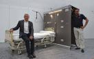 Dos empresas fabrican mamparas modulares para camas hospitalarias