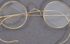 Subastan unas gafas de Mahatma Gandhi por 288.000 euros